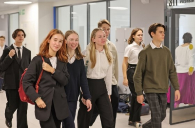 Плохие дороги &mdash; не повод бросать учёбу: как помочь сельским детям добраться до школы