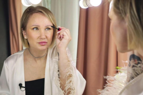 "Брови мертвеца": опасный эксперимент едва не оставил женщину без лица