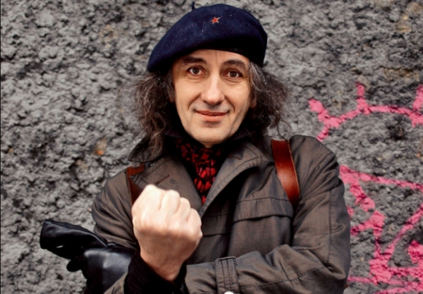 Квентин Тарантино: Как безумец с видеокассетой переписал правила Голливуда