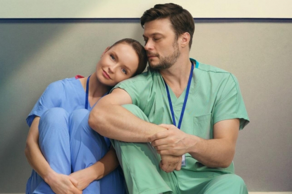 Когда жизнь сложнее любой операции: премьера сериала "Анатомия чувств" уже на Иви