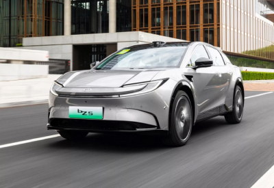 Новый Toyota bZ5 для Китая мощнее и дешевле подержанной Corolla в США &mdash; всего $18 000 за кроссовер с 268 л.с.