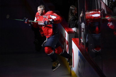 Овечкин в 40 лет продолжает поражать мир НХЛ рекордами