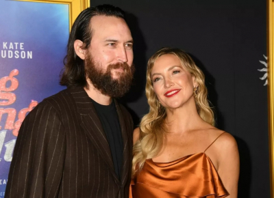 Кейт Хадсон появилась на публике с женихом после долгого перерыва