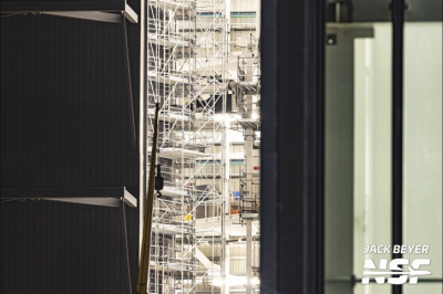 SpaceX готовится к десятому испытательному полету Starship: Ship 37 в стадии сборки на фоне переноса стартов и испытаний